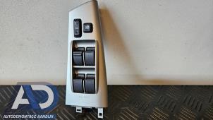 Gebruikte Ruit schakelaar elektrisch Toyota Corolla (E12) 1.4 D-4D 16V Prijs € 39,99 Margeregeling aangeboden door Autodemontage Aandijk