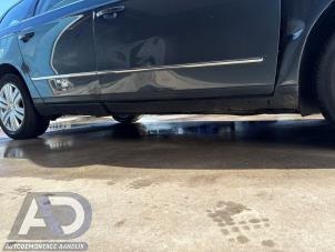 Gebruikte Zijskirt rechts Volkswagen Passat Variant (3C5) 2.0 TDI 16V 140 4Motion Prijs € 39,99 Margeregeling aangeboden door Autodemontage Aandijk
