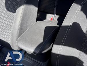 Gebruikte Armleuning Opel Astra K Sports Tourer 1.6 CDTI 136 16V Prijs € 74,99 Margeregeling aangeboden door Autodemontage Aandijk