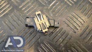 Gebruikte Sensor regen Opel Astra K Sports Tourer 1.6 CDTI 136 16V Prijs € 39,99 Margeregeling aangeboden door Autodemontage Aandijk