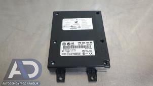Gebruikte Bluetooth module Volkswagen Touran (1T3) 2.0 TDI 16V Prijs € 199,99 Margeregeling aangeboden door Autodemontage Aandijk