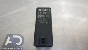 Gebruikte Gloeirelais Volkswagen Touran (1T3) 2.0 TDI 16V Prijs € 19,99 Margeregeling aangeboden door Autodemontage Aandijk