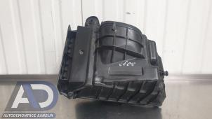 Gebruikte Luchtfilterhuis Renault Grand Scénic III (JZ) 1.4 16V TCe 130 Prijs € 29,99 Margeregeling aangeboden door Autodemontage Aandijk