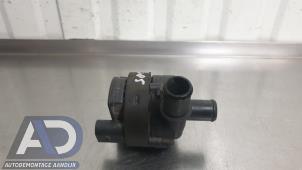 Gebruikte Watercirculatiepomp Renault Grand Scénic III (JZ) 1.4 16V TCe 130 Prijs € 24,99 Margeregeling aangeboden door Autodemontage Aandijk