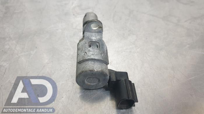 Gebruikte Sensor Nokkenas Ford Focus 3 Wagon 1.6 Ti-VCT 16V 105 Prijs € 34,99 Margeregeling aangeboden door Autodemontage Aandijk