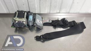 Gebruikte Veiligheidsgordel links-voor Mercedes C (W204) 2.2 C-220 CDI 16V BlueEFFICIENCY Prijs € 74,99 Margeregeling aangeboden door Autodemontage Aandijk