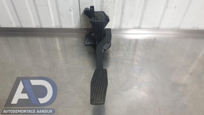 Gebruikte Gaspedaalpositie Sensor Opel Corsa C (F08/68) 1.2 16V Prijs € 19,99 Margeregeling aangeboden door Autodemontage Aandijk