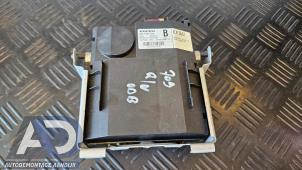 Gebruikte Telefoon Module Volvo S40 (MS) 2.4 20V Prijs € 49,99 Margeregeling aangeboden door Autodemontage Aandijk