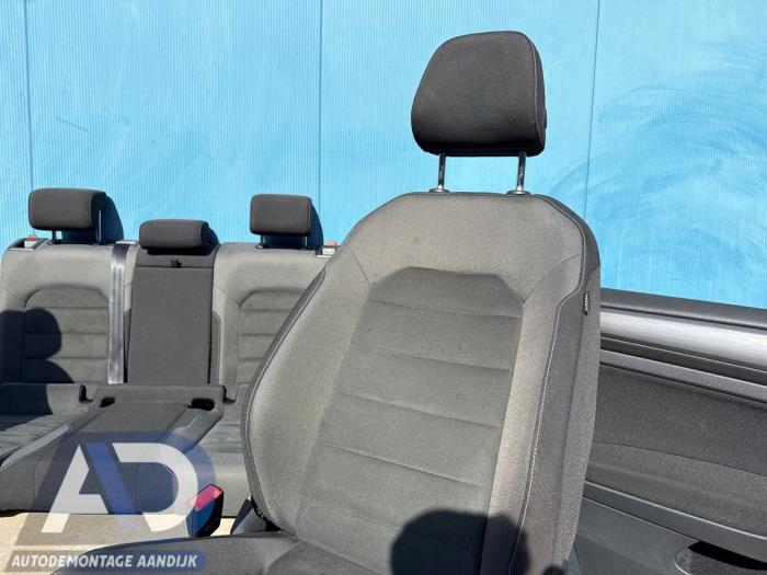 Bekleding Set (compleet) van een Volkswagen Golf VII (AUA) 1.5 TSI Evo BMT 16V 2018