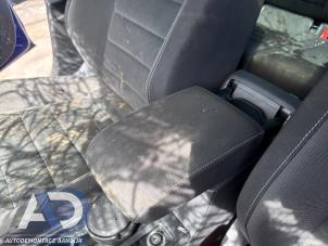 Gebruikte Armleuning Volkswagen Golf VII (AUA) 1.5 TSI Evo BMT 16V Prijs € 74,99 Margeregeling aangeboden door Autodemontage Aandijk