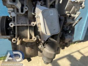 Gebruikte Oliefilterhuis BMW 2 serie Active Tourer (F45) 218i 1.5 TwinPower Turbo 12V Prijs € 99,99 Margeregeling aangeboden door Autodemontage Aandijk