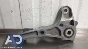 Gebruikte Versnellingsbak Steun Opel Astra K Sports Tourer 1.6 CDTI 136 16V Prijs € 29,99 Margeregeling aangeboden door Autodemontage Aandijk