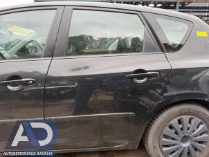 Gebruikte Deur 4Deurs links-achter Mazda 3 Sport (BK) 1.6i 16V Prijs € 99,99 Margeregeling aangeboden door Autodemontage Aandijk