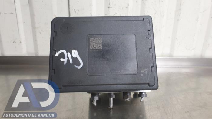 ABS Pomp van een Dacia Jogger 1.0 TCe 110 12V 2024