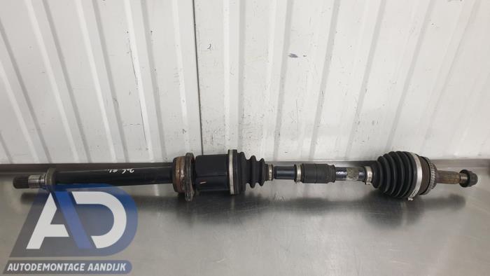Gebruikte Aandrijfas rechts-voor Toyota Corolla (E12) 1.4 D-4D 16V Prijs € 39,99 Margeregeling aangeboden door Autodemontage Aandijk