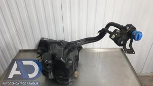 Gebruikte Adblue tank Landrover Discovery Sport (LC) 2.0 TD4 180 16V Prijs € 349,99 Margeregeling aangeboden door Autodemontage Aandijk