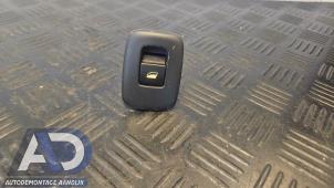 Gebruikte Elektrisch Raam Schakelaar Citroen C5 III Tourer (RW) 1.6 HDi 16V 115 Prijs € 9,99 Margeregeling aangeboden door Autodemontage Aandijk