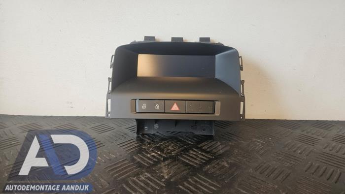 Gebruikte Display Interieur Opel Astra J (PC6/PD6/PE6/PF6) 1.6 16V Ecotec Prijs € 29,99 Margeregeling aangeboden door Autodemontage Aandijk