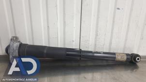 Gebruikte Schokdemper links-achter Volkswagen Golf VII (AUA) 1.5 TSI Evo BMT 16V Prijs € 29,99 Margeregeling aangeboden door Autodemontage Aandijk