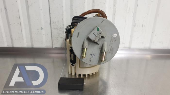 Gebruikte Tank element Pomp Volkswagen Sharan (7M8/M9/M6) 2.8 VR6,VR6 Carat Prijs € 39,99 Margeregeling aangeboden door Autodemontage Aandijk