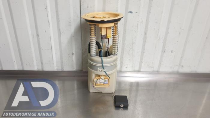 Gebruikte Tank element Pomp Mercedes A (W169) 1.5 A-150 Prijs € 49,99 Margeregeling aangeboden door Autodemontage Aandijk