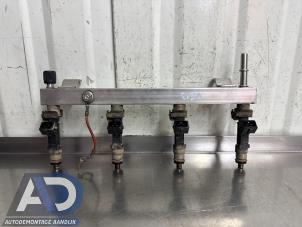 Gebruikte Injector brug Opel Corsa E 1.2 16V Prijs € 49,99 Margeregeling aangeboden door Autodemontage Aandijk