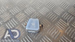 Gebruikte Regensensor Landrover Discovery Sport (LC) 2.0 TD4 180 16V Prijs € 29,99 Margeregeling aangeboden door Autodemontage Aandijk