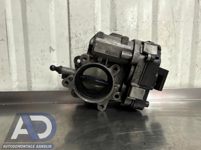 Gebruikte Gasklephuis Alfa Romeo 159 (939AX) 2.4 JTDm 20V Prijs € 44,99 Margeregeling aangeboden door Autodemontage Aandijk