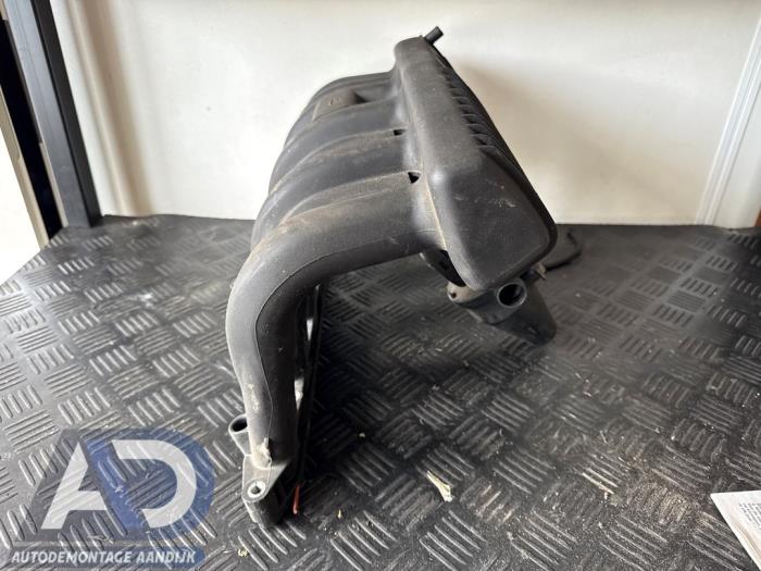 Inlaatspruitstuk van een BMW 5 serie (E39) 523i 24V 1998