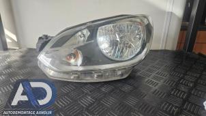 Gebruikte Linker Koplamp Volkswagen Up! (121) 1.0 12V 60 Prijs € 74,99 Margeregeling aangeboden door Autodemontage Aandijk