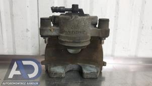 Gebruikte Remklauw (Tang) links-voor Landrover Discovery Sport (LC) 2.0 TD4 180 16V Prijs € 49,99 Margeregeling aangeboden door Autodemontage Aandijk