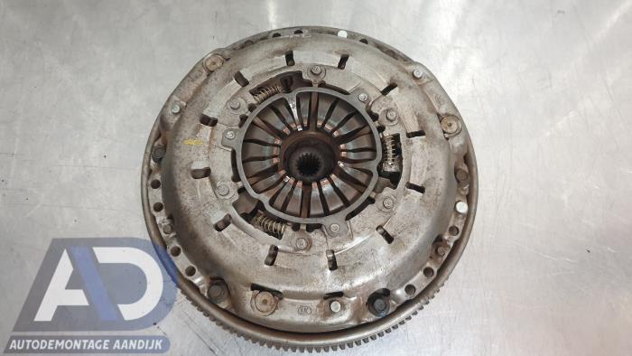 Gebruikte Vliegwiel dubbele massa Ford Fusion 1.4 TDCi Prijs € 74,99 Margeregeling aangeboden door Autodemontage Aandijk
