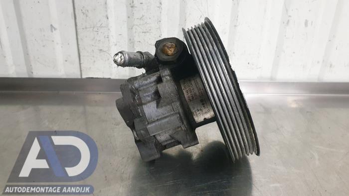Stuurbekrachtiging Pomp van een Audi A6 (C6) 2.8 V6 24V FSI 2011