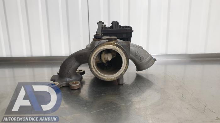 Turbo van een Volkswagen Golf VII (AUA) 1.5 TSI Evo BMT 16V 2018