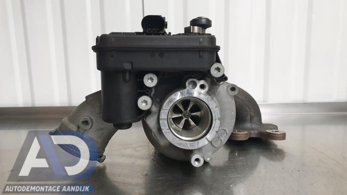 Turbo van een Volkswagen Golf VII (AUA) 1.5 TSI Evo BMT 16V 2018