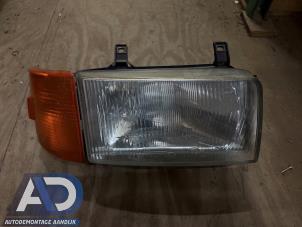 Gebruikte Rechter Koplamp Volkswagen Transporter T4 2.5 TDI Prijs € 24,99 Margeregeling aangeboden door Autodemontage Aandijk
