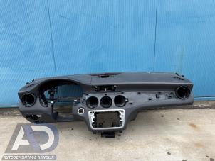 Gebruikte Dashboard Mercedes CLA (117.3) 1.6 CLA-200 16V Prijs € 124,99 Margeregeling aangeboden door Autodemontage Aandijk