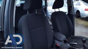 Gebruikte Voorstoel rechts Ford C-Max (DM2) 1.6 TDCi 16V 109 Prijs € 74,99 Margeregeling aangeboden door Autodemontage Aandijk