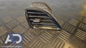 Gebruikte Luchtrooster Dashboard Opel Karl 1.0 12V Prijs € 19,99 Margeregeling aangeboden door Autodemontage Aandijk