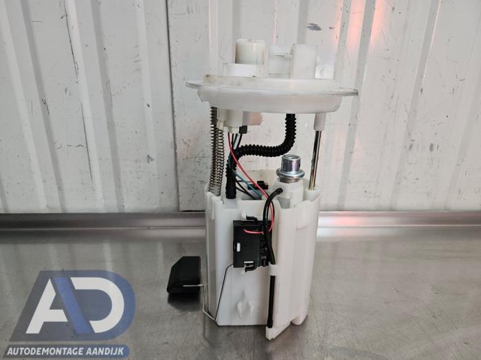 Gebruikte Benzinepomp Mitsubishi Space Star (A0) 1.2 12V Prijs € 39,99 Margeregeling aangeboden door Autodemontage Aandijk
