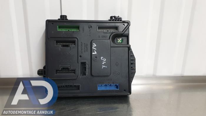Computer Body Control van een Renault Megane III Grandtour (KZ) 1.5 dCi 110 2012