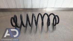 Gebruikte Veerschroef achter Ford EcoSport (JK8) 1.0 EcoBoost 12V 125 Prijs € 14,99 Margeregeling aangeboden door Autodemontage Aandijk