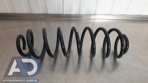 Gebruikte Veerschroef achter Ford EcoSport (JK8) 1.0 EcoBoost 12V 125 Prijs € 14,99 Margeregeling aangeboden door Autodemontage Aandijk