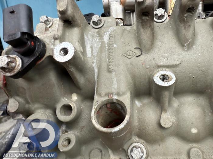Cilinderkop van een Mercedes-Benz B (W247) 1.3 B-200 Turbo 16V 2019