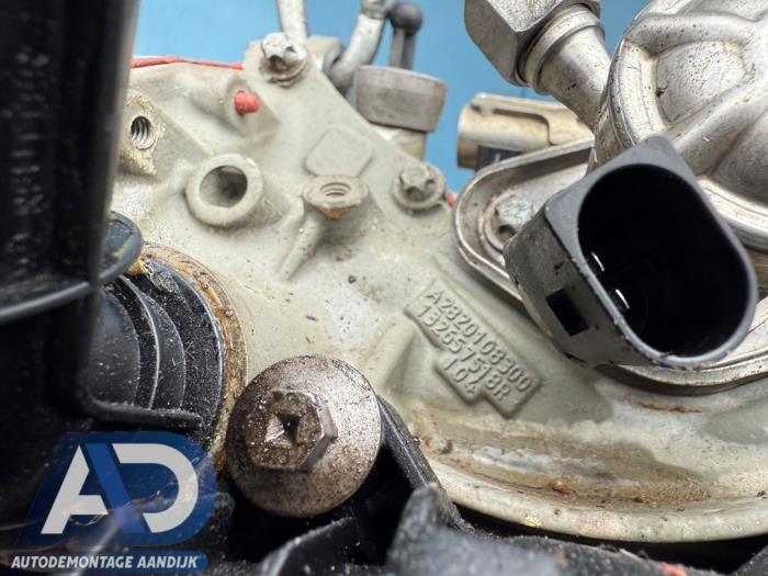 Cilinderkop van een Mercedes-Benz B (W247) 1.3 B-200 Turbo 16V 2019