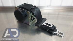 Gebruikte Veiligheidsgordel midden-achter Dacia Jogger 1.0 TCe 110 12V Prijs € 74,99 Margeregeling aangeboden door Autodemontage Aandijk