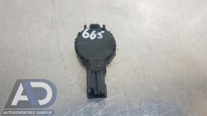 Gebruikte Sensor regen Opel Vivaro 1.5 CDTI 102 Prijs € 30,24 Inclusief btw aangeboden door Autodemontage Aandijk