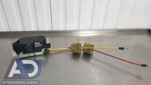 Gebruikte Achterklep Slotmechaniek Mercedes E Combi (S211) 2.7 E-270 CDI 20V Prijs € 119,99 Margeregeling aangeboden door Autodemontage Aandijk