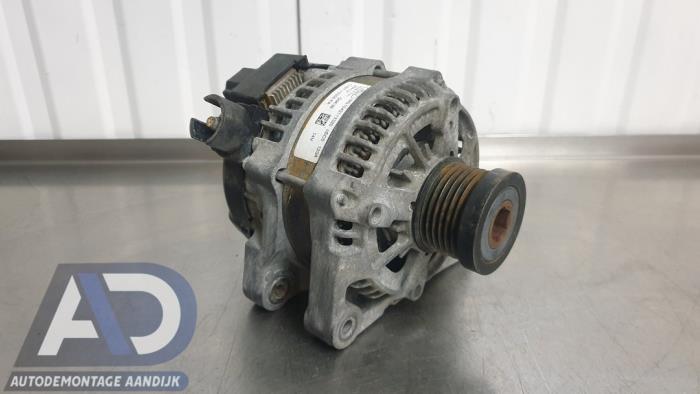 Dynamo van een Ford Fiesta 6 (JA8) 1.0 SCI 12V 80 2014