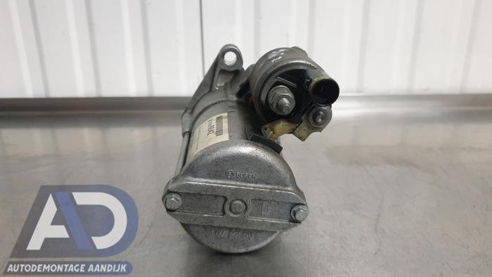 Startmotor van een Opel Astra K Sports Tourer 1.0 Turbo 12V 2019